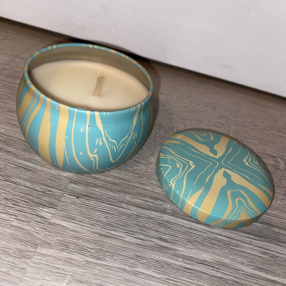 100% soy wax 4.4oz aromatherapy candle
Scent:Apple